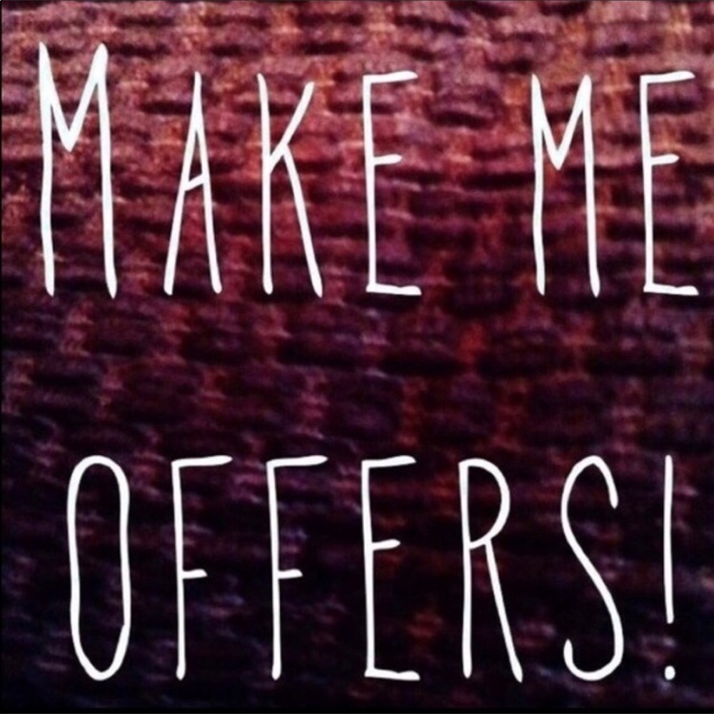 JEANS 👖 PURSES👛 👜  SHOES👠  SHIRTS👚